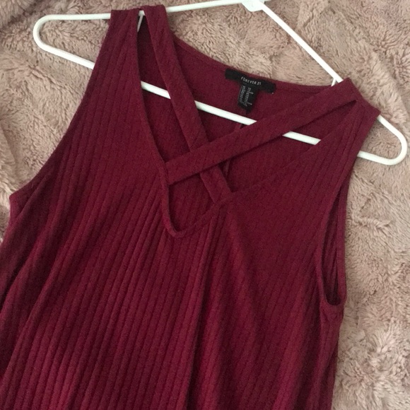 ⭐️SOLD⭐️ Maroon dress - Picture 2 of 2